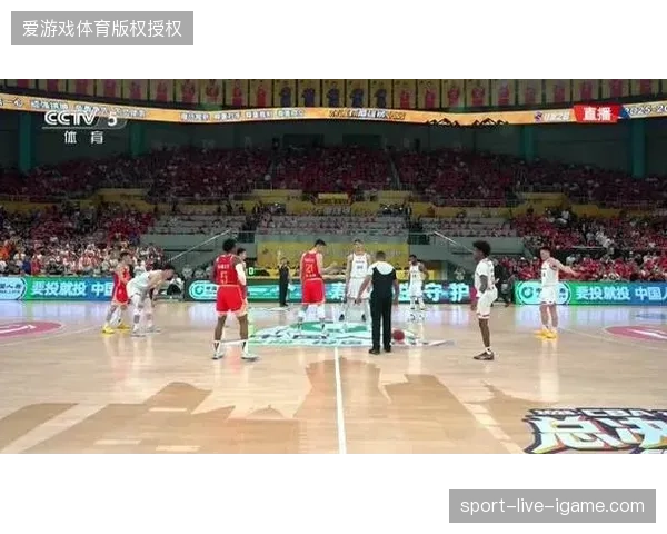 广厦内线核心胡金秋展现高效统治力，力助球队扳回一城避免被横扫